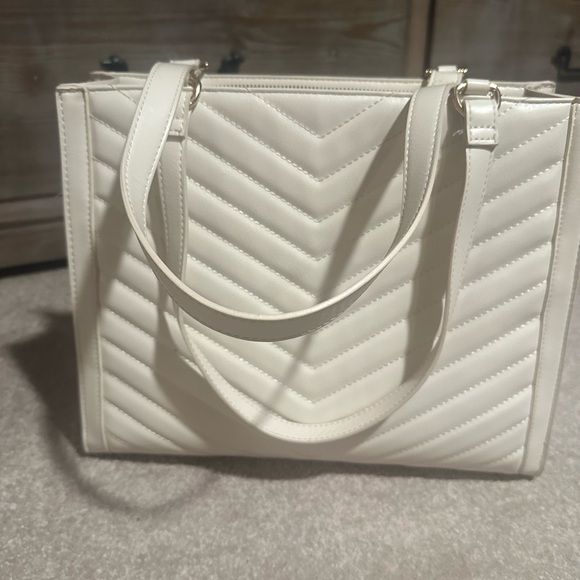 Aldo White and Gold Chain Handbag Purse - Picture 7 of 11